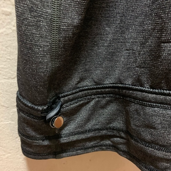 Lululemon Rest Less Tank in Size 4 - Picture 4 of 12